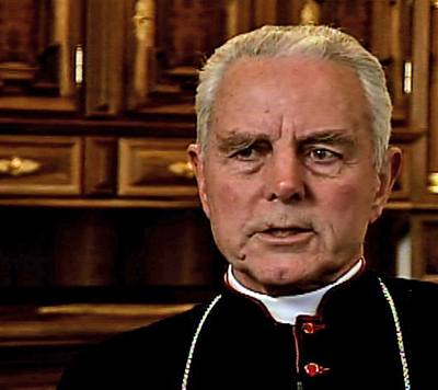 Kritizovan biskup Williamson odletl z Argentiny 